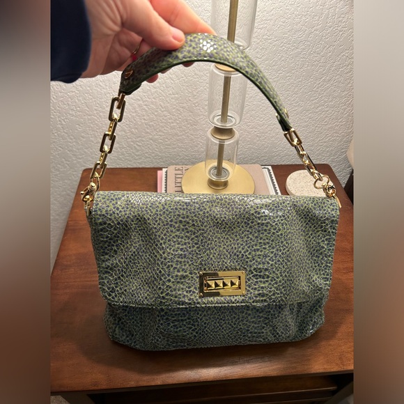 Gorgeous never used Tory Burch shoulder bag! - Picture 4 of 4